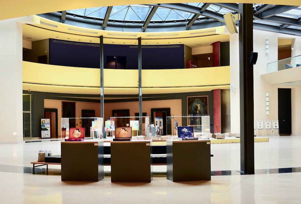 Frammenti, curated by Lisa A. Banner e Renato Miracco, Ambasciata Italiana, Washington D.C.